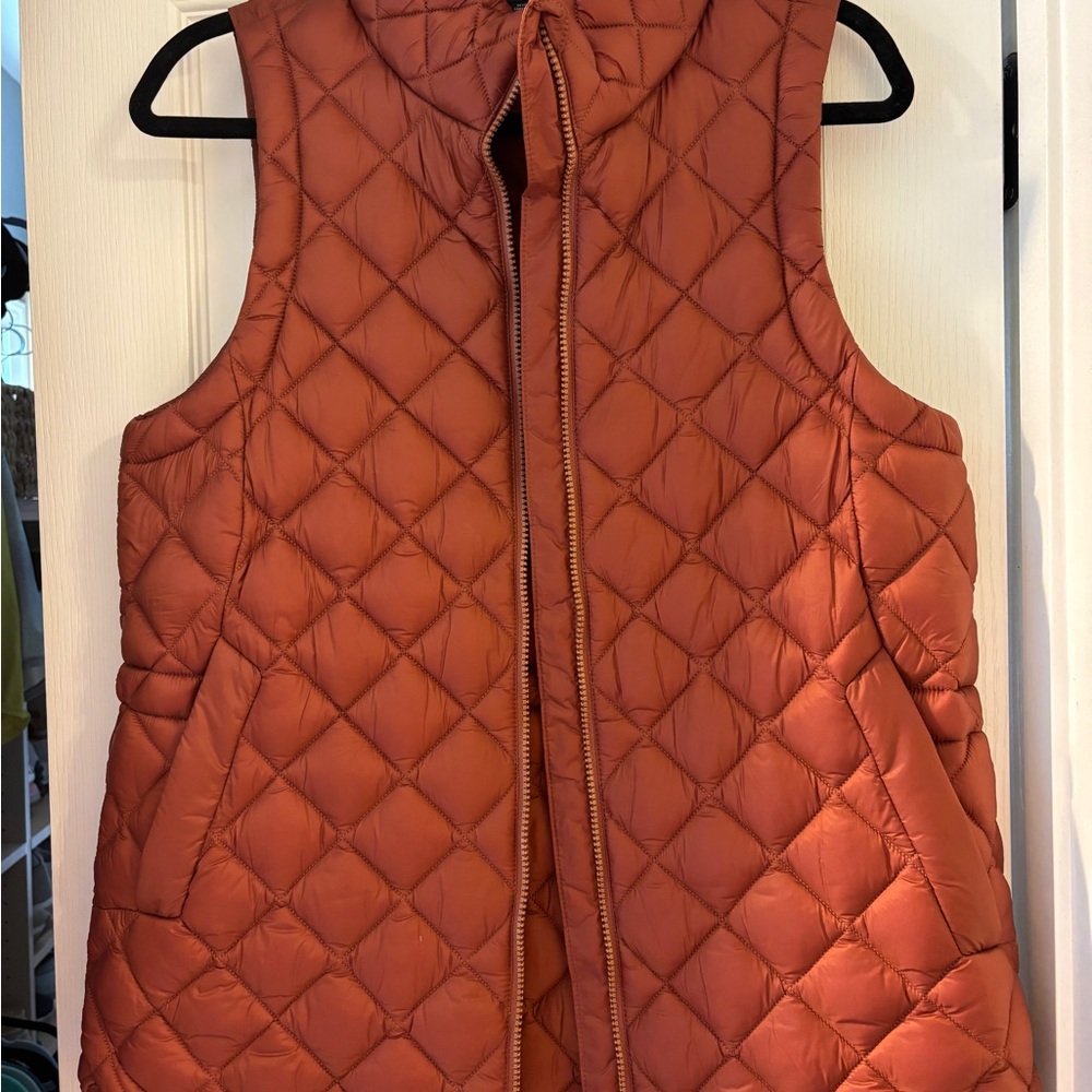 Athleta Quilted Vest in Rust Orange
